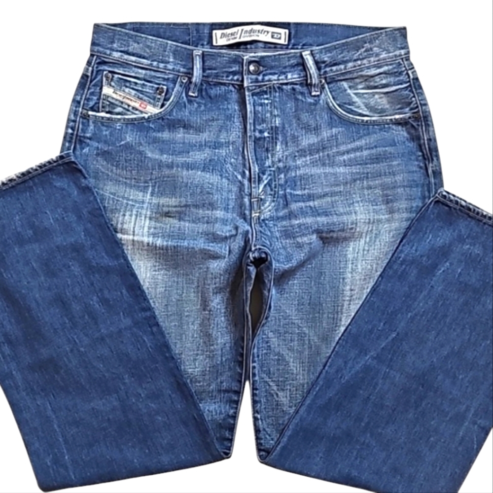 Diesel Industry Denim Division. Men's Size: Waist 36x32 1/2 Inseam.